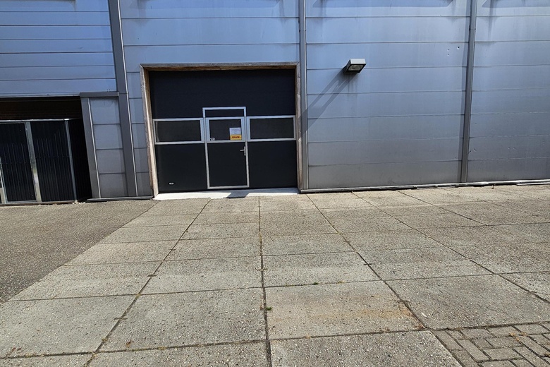 BedrijfsruimteaanLeeuwarderstraatweg 129<br/> inHeerenveen