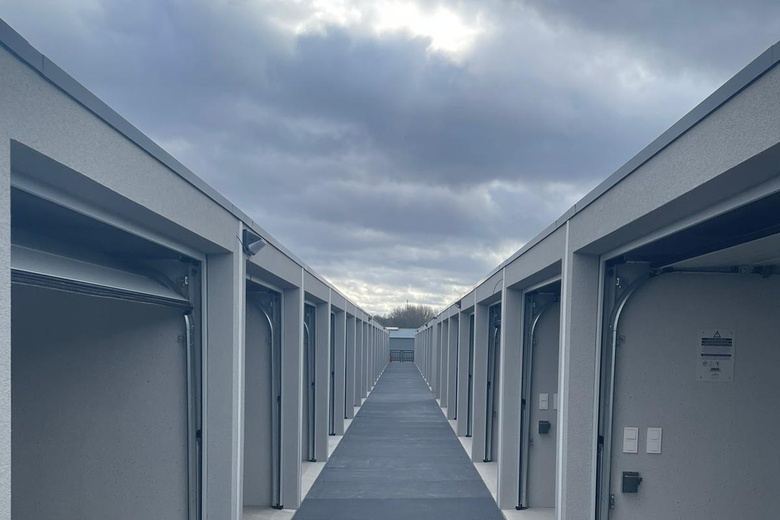 BedrijfsruimteaanLatensteinse Rondweg 2<br/> inTiel BedrijfsruimteaanLatensteinse Rondweg 2<br/> inTiel