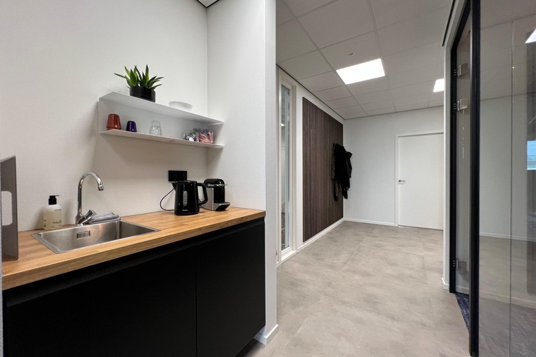 BedrijfsruimteaanTenorweg 4<br/> inSliedrecht BedrijfsruimteaanTenorweg 4<br/> inSliedrecht