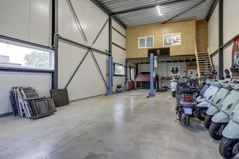 BedrijfsruimteaanPilootweg 11<br/> inStavenisse