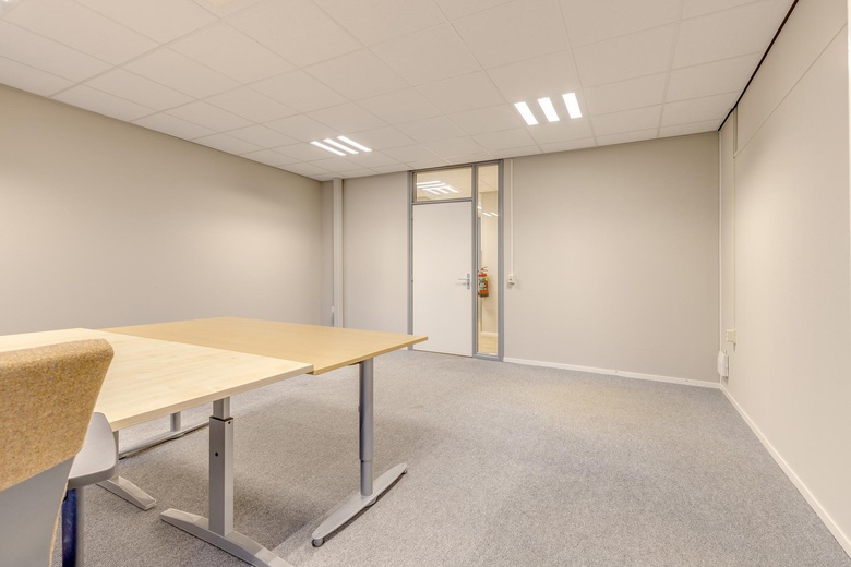 BedrijfsruimteaanLentemorgen 5<br/> inZevenaar BedrijfsruimteaanLentemorgen 5<br/> inZevenaar