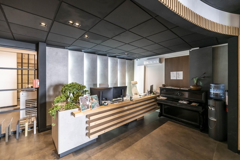BedrijfsruimteaanThurledeweg 30<br/> inRotterdam BedrijfsruimteaanThurledeweg 30<br/> inRotterdam