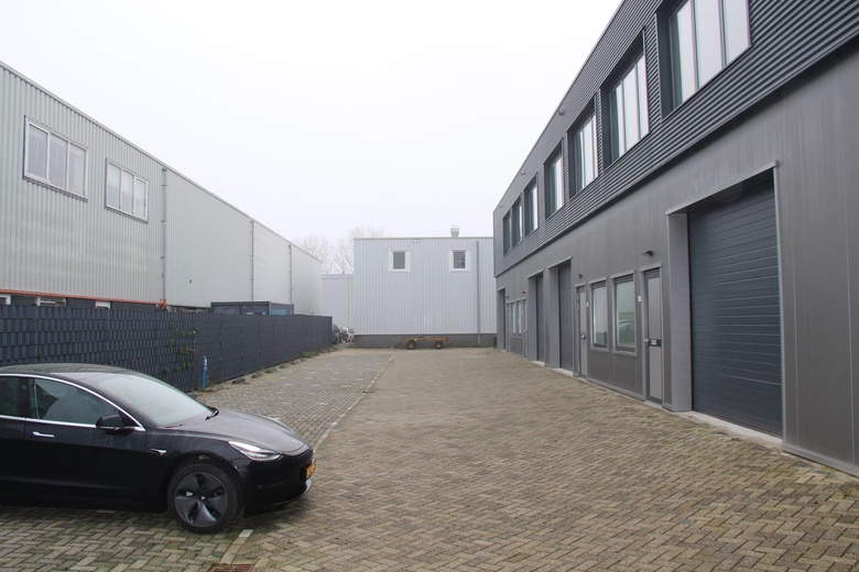 BedrijfsruimteaanAmbachtsweg 85<br/> inPijnacker