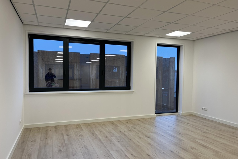 BedrijfsruimteaanDijnselburgerlaan 3 B 4<br/> inZeist