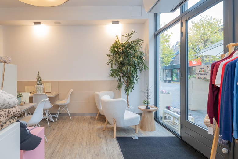 WinkelruimteaanKanaalstraat 68<br/> inLisse