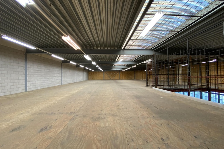 BedrijfsruimteaanRietdekkerstraat 5<br/> inRidderkerk BedrijfsruimteaanRietdekkerstraat 5<br/> inRidderkerk