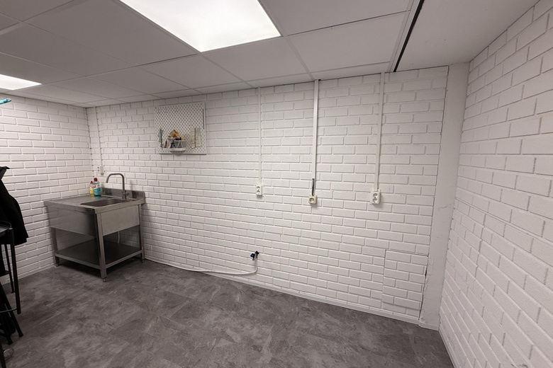 WinkelruimteaanMiddenbaan 43<br/> inBarendrecht