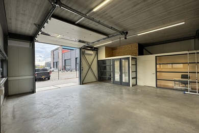 Bekijk foto 2 van Conradsweg 26