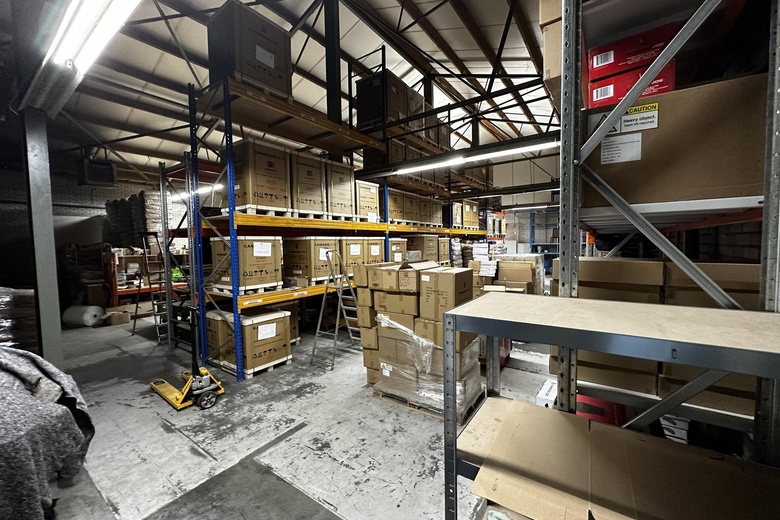 BedrijfsruimteaanLoswal 5 a<br/> inDussen