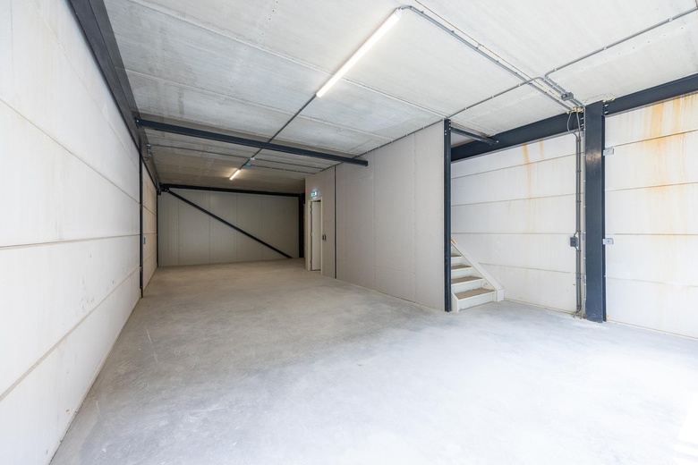 BedrijfsruimteaanKabelweg 45<br/> inRoelofarendsveen BedrijfsruimteaanKabelweg 45<br/> inRoelofarendsveen