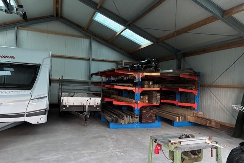 BedrijfsruimteaanVijfhuizerdijk 187<br/> inVijfhuizen