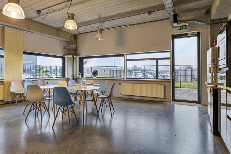 BedrijfsruimteaanLooier 16<br/> inNieuwkuijk