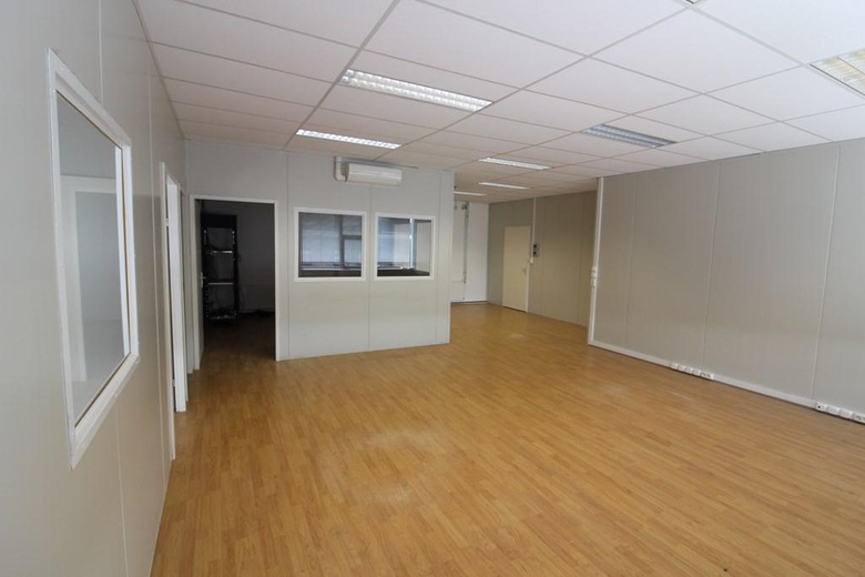 WinkelruimteaanBellstraat 2 D<br/> inVlaardingen WinkelruimteaanBellstraat 2 D<br/> inVlaardingen