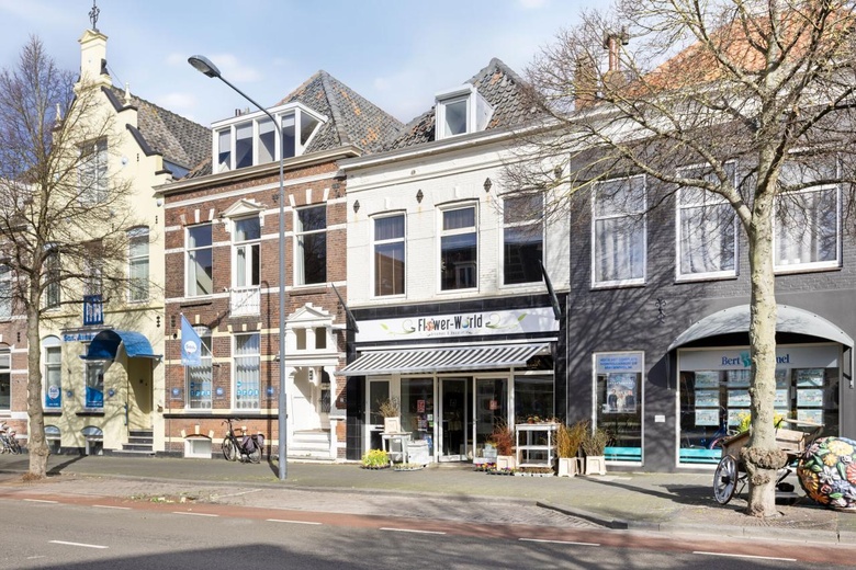 Bekijk foto 1 van Badhuisstraat 18 Bekijk foto 1 van Badhuisstraat 18