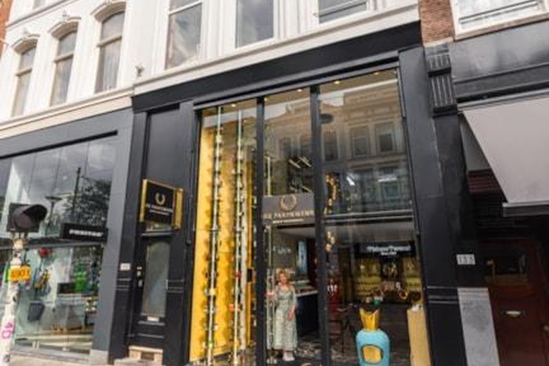 WinkelruimteaanVan Oldenbarneveltstraat 135 A<br/> inRotterdam WinkelruimteaanVan Oldenbarneveltstraat 135 A<br/> inRotterdam