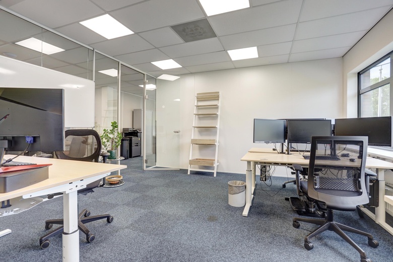 KantoorruimteaanLemelerberg 29<br/> inAlphen aan den Rijn