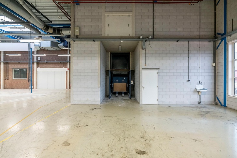 BedrijfsruimteaanIndustriestraat 10<br/> inHardinxveld-Giessendam BedrijfsruimteaanIndustriestraat 10<br/> inHardinxveld-Giessendam