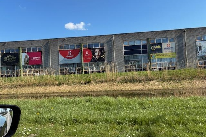 BedrijfsruimteaanZaanstraat 6 I<br/> inLelystad BedrijfsruimteaanZaanstraat 6 I<br/> inLelystad