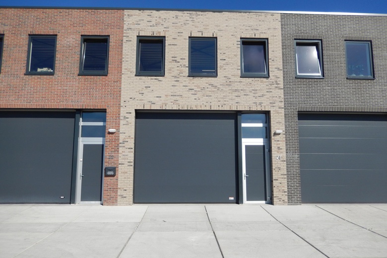 Bekijk foto 1 van Steenfabriekstraat 24 Bekijk foto 1 van Steenfabriekstraat 24