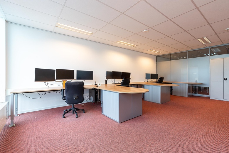 BedrijfsruimteaanPesetaweg 121<br/> inNieuw-Vennep