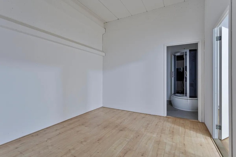 BedrijfsruimteaanPampuslaan 75<br/> inWeesp