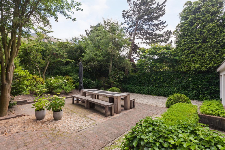 KantoorruimteaanBurgemeester van Karnebeeklaan 17A<br/> inDen Haag