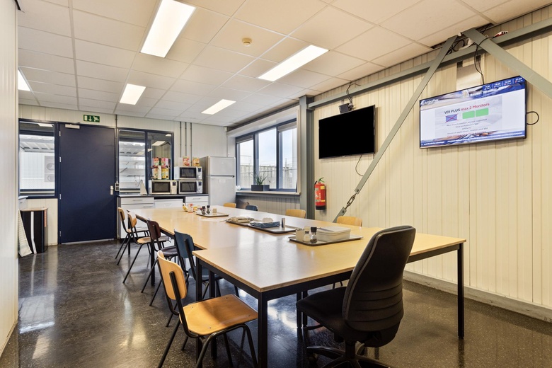 BedrijfsruimteaanDe Corantijn 28 F<br/> inZwaag BedrijfsruimteaanDe Corantijn 28 F<br/> inZwaag