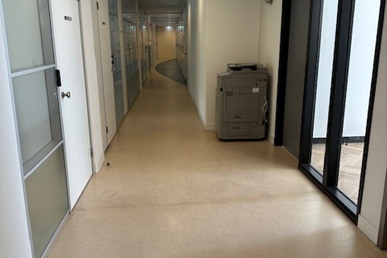 KantoorruimteaanBurgemeester Van Lierplein 1 3<br/> inVlaardingen KantoorruimteaanBurgemeester Van Lierplein 1 3<br/> inVlaardingen
