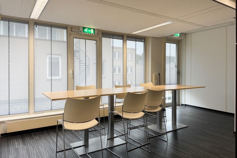 KantoorruimteaanLeeuwenveldseweg 5 f<br/> inWeesp