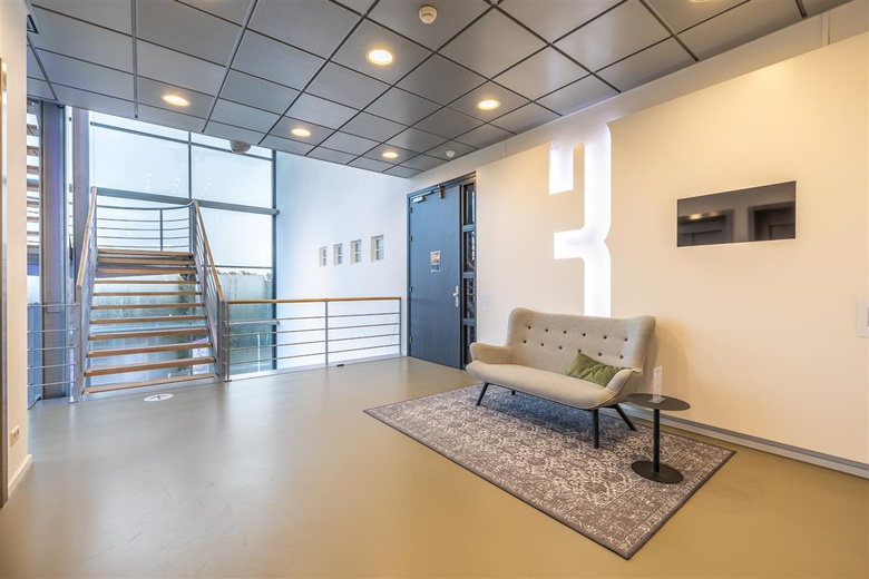 KantoorruimteaanKoos Postemalaan 8<br/> inHilversum