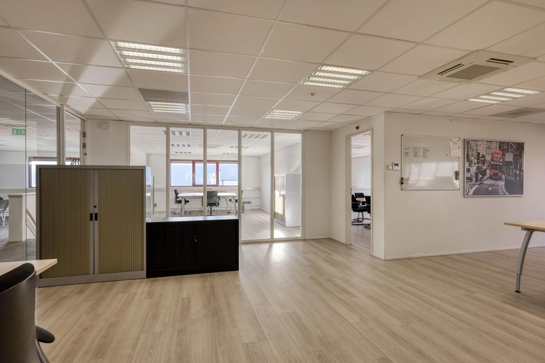 KantoorruimteaanMarconiweg 13 - 15<br/> inZeewolde KantoorruimteaanMarconiweg 13 - 15<br/> inZeewolde