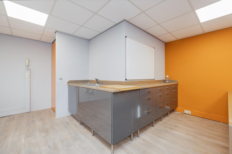 BedrijfsruimteaanDotterbloemstraat 13<br/> inRotterdam