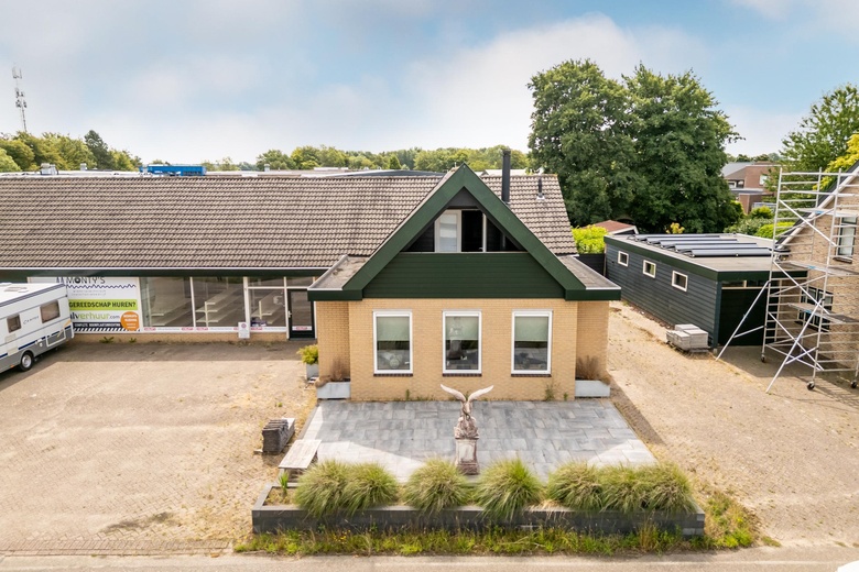 BedrijfsruimteaanMolendijk 11<br/> inRockanje