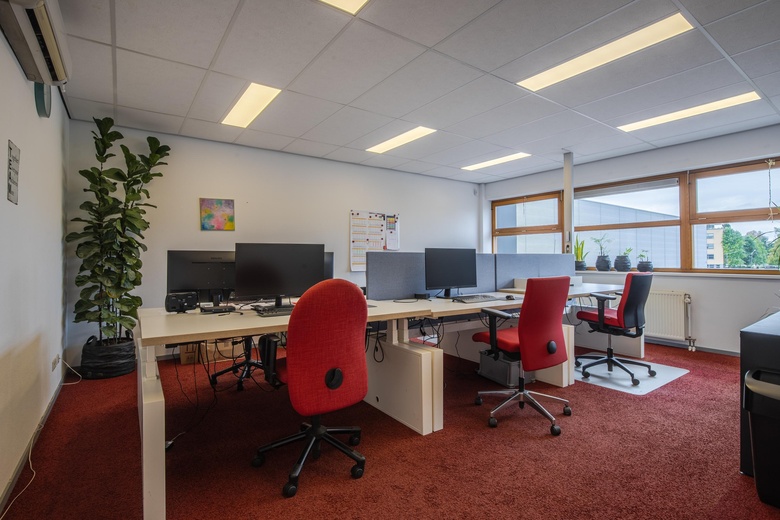 BedrijfsruimteaanDelta 38<br/> inArnhem BedrijfsruimteaanDelta 38<br/> inArnhem