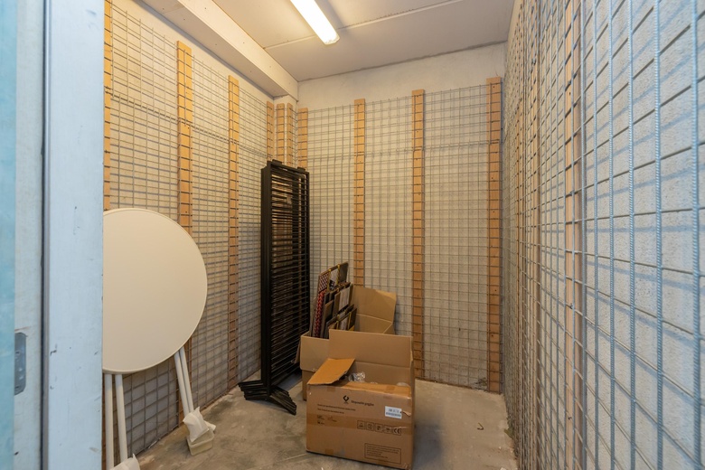 WinkelruimteaanHoofdstraat 144<br/> inSassenheim