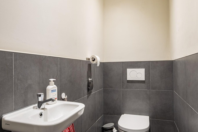 WinkelruimteaanNaarderstraat 29<br/> inLaren WinkelruimteaanNaarderstraat 29<br/> inLaren