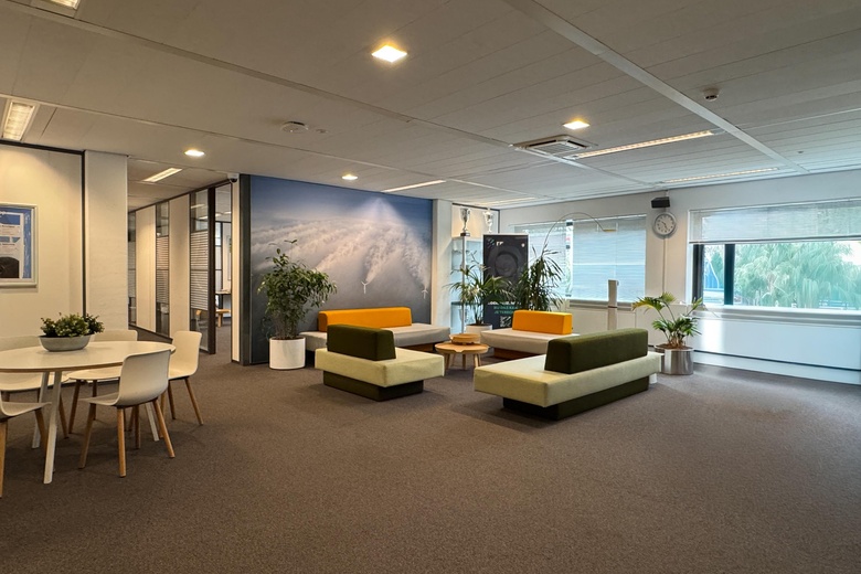 KantoorruimteaanLeeuwenveldseweg 18 a<br/> inWeesp