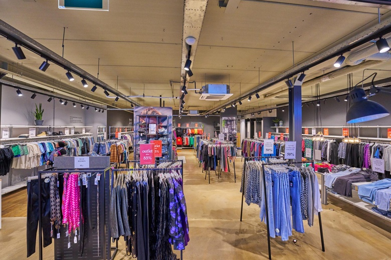 WinkelruimteaanVijfMeiplein 29<br/> inLeiden WinkelruimteaanVijfMeiplein 29<br/> inLeiden