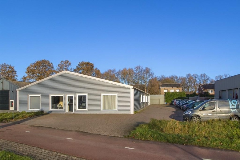 Bekijk foto 1 van Mr. F.J. Haarmanweg 2 B