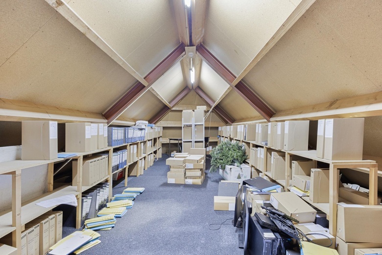 Kantoorruimteaan't Dorp 103<br/> inHeesch Kantoorruimteaan't Dorp 103<br/> inHeesch