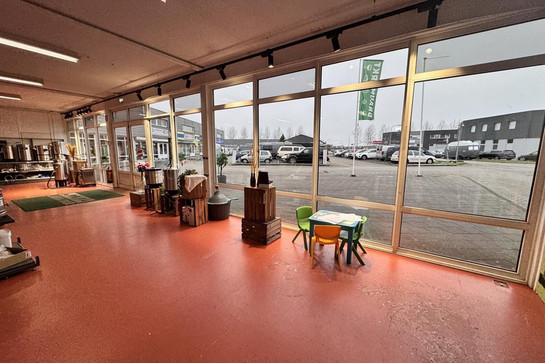 WinkelruimteaanMarkerkant 11 11<br/> inAlmere WinkelruimteaanMarkerkant 11 11<br/> inAlmere