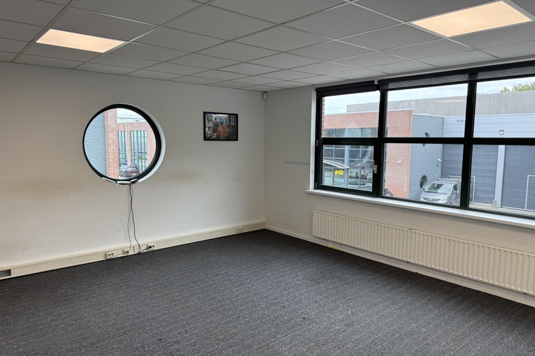 BedrijfsruimteaanZeemanstraat 53<br/> inBarendrecht BedrijfsruimteaanZeemanstraat 53<br/> inBarendrecht