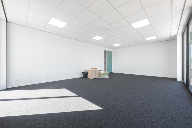 BedrijfsruimteaanDwarsvaartweg 6<br/> inLelystad BedrijfsruimteaanDwarsvaartweg 6<br/> inLelystad