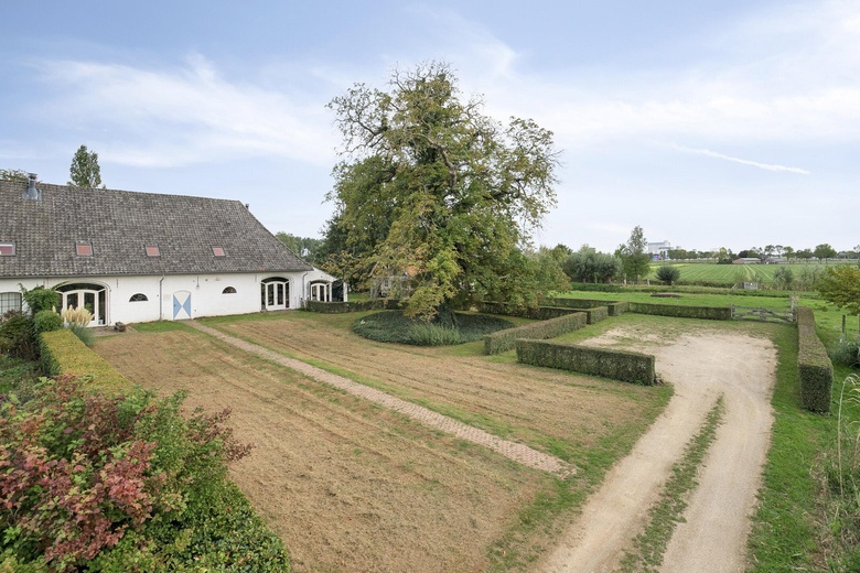 KantoorruimteaanZwanenburgseweg 6 a<br/> inHeeswijk