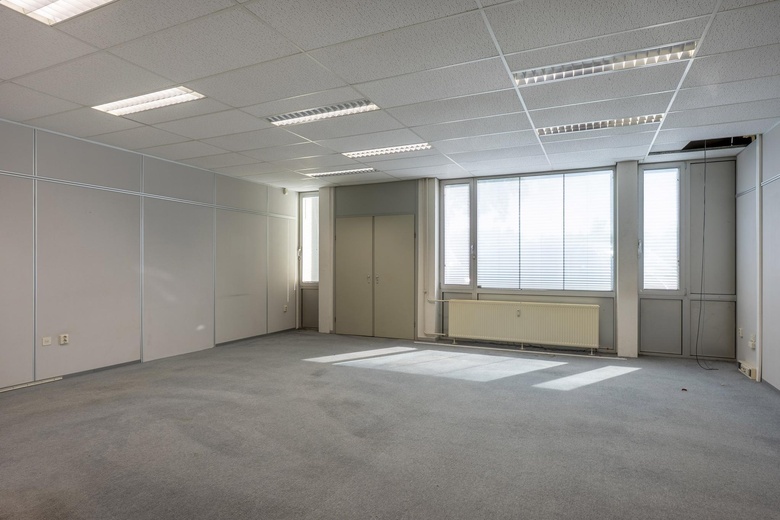 BedrijfsruimteaanKlarenanstelerweg 5<br/> inKerkrade BedrijfsruimteaanKlarenanstelerweg 5<br/> inKerkrade