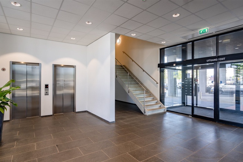 KantoorruimteaanWaalhaven O.z. 83 A<br/> inRotterdam