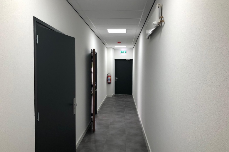 KantoorruimteaanVijfhuizenberg 42<br/> inRoosendaal KantoorruimteaanVijfhuizenberg 42<br/> inRoosendaal
