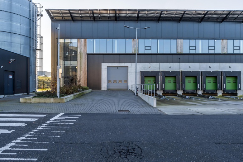 BedrijfsruimteaanTufsteen 3<br/> inHoofddorp BedrijfsruimteaanTufsteen 3<br/> inHoofddorp