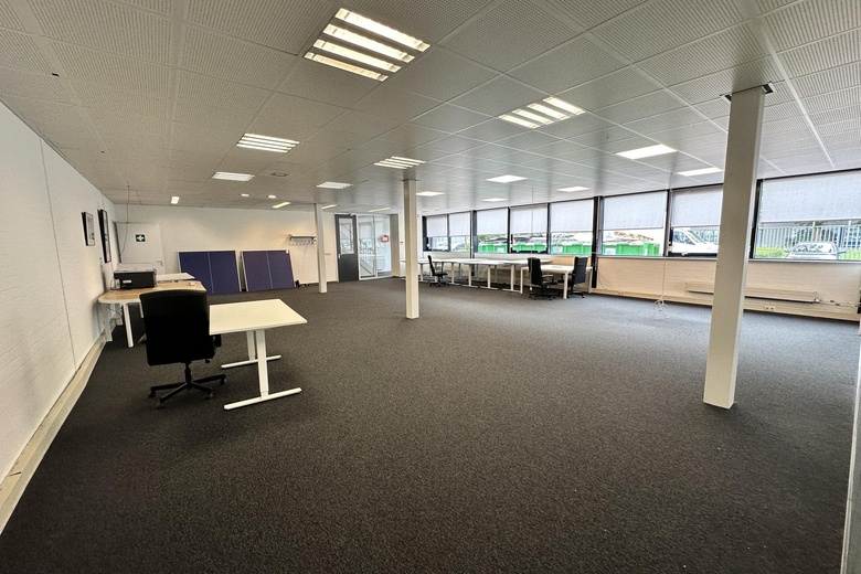 BedrijfsruimteaanParellaan 24<br/> inHoofddorp BedrijfsruimteaanParellaan 24<br/> inHoofddorp