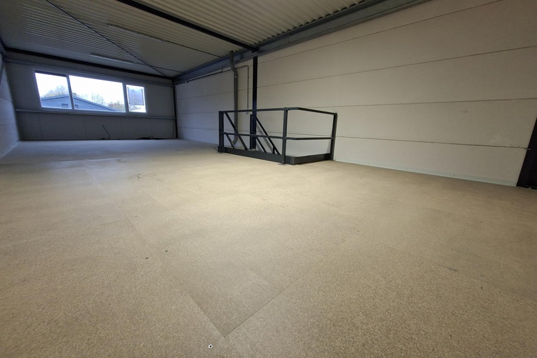 BedrijfsruimteaanIndustrieweg 13 04<br/> inVuren